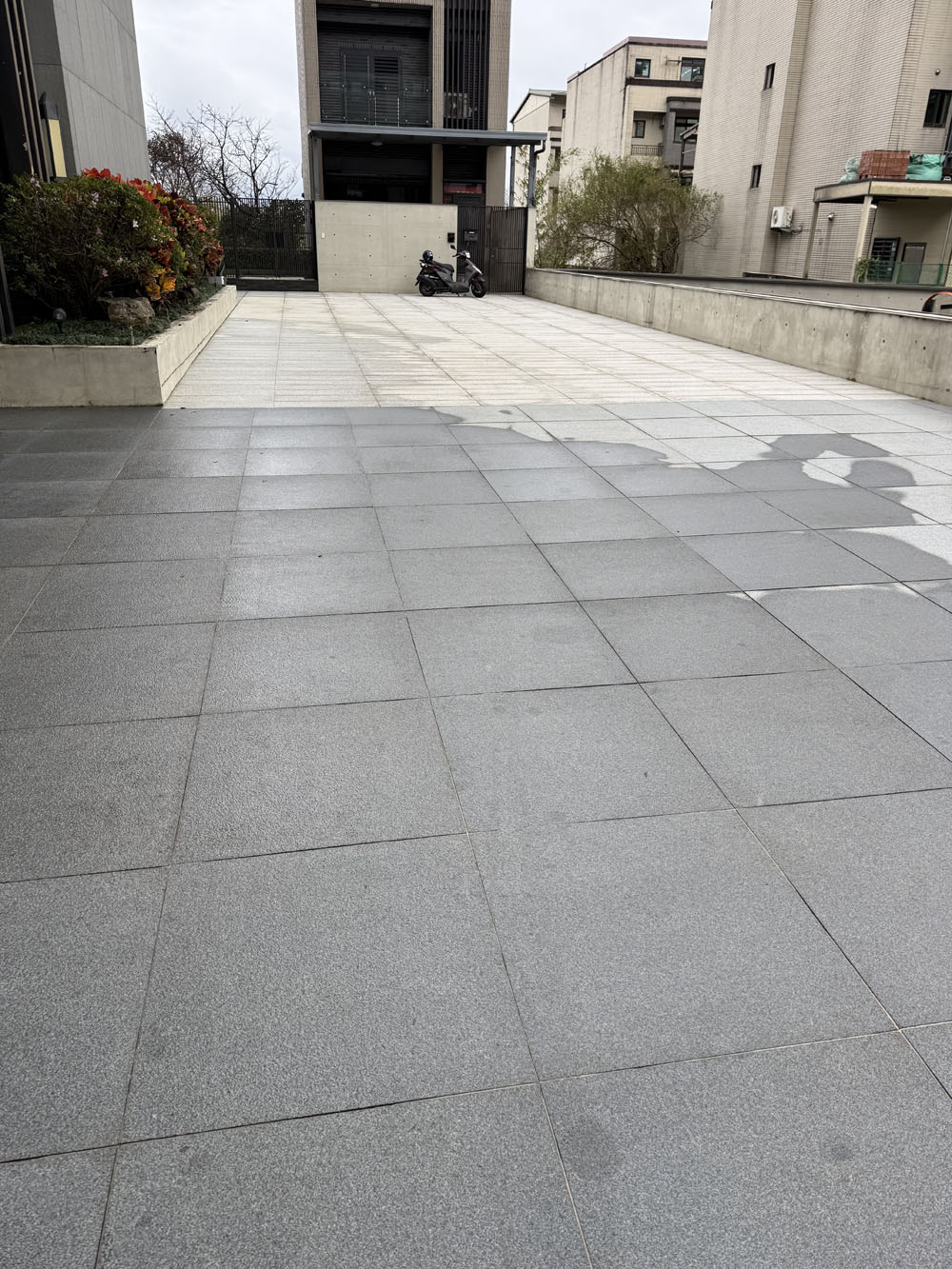 宜蘭社區中庭地坪高壓清洗